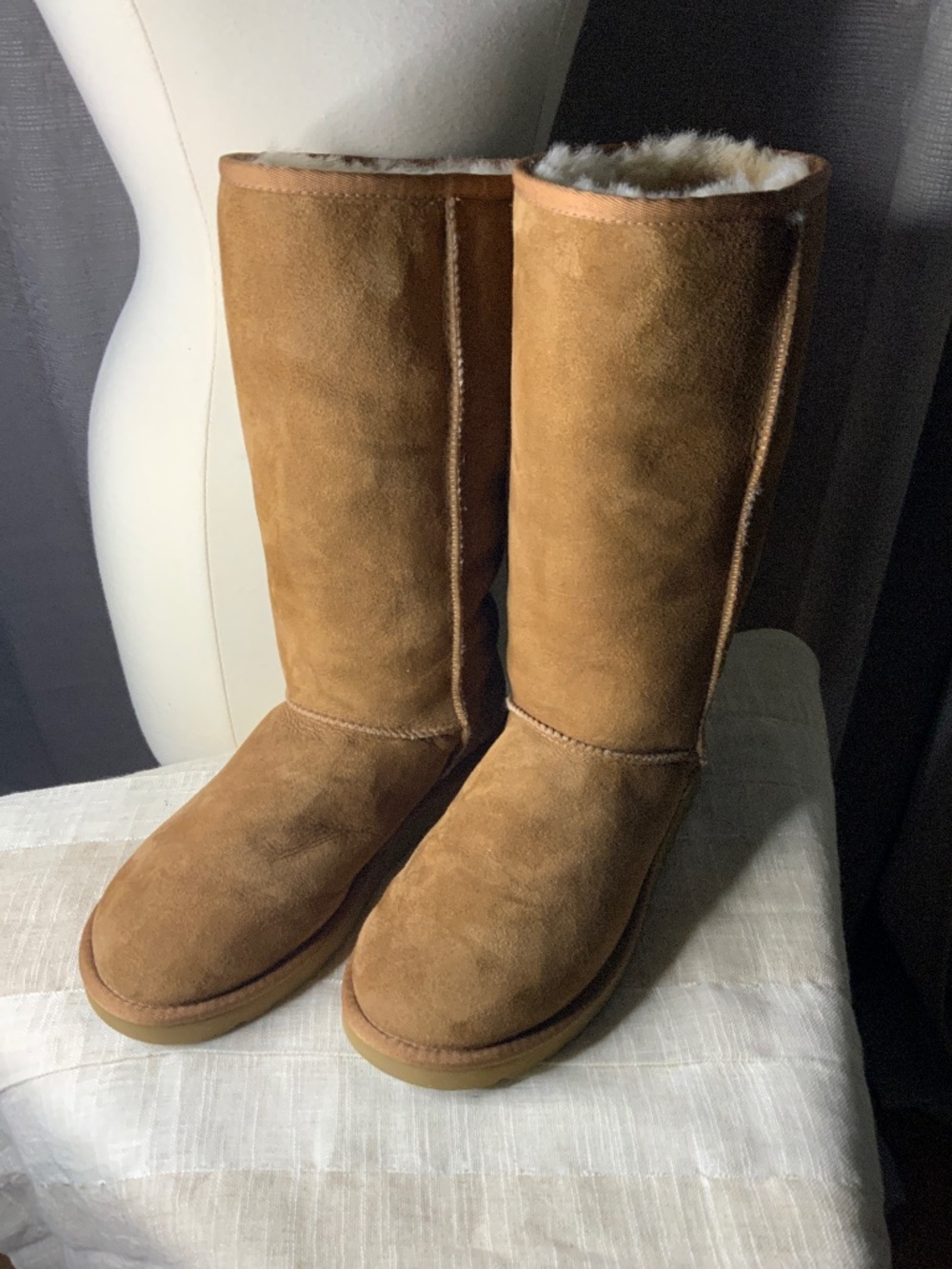 W7 Ugg Suede Leather Boots